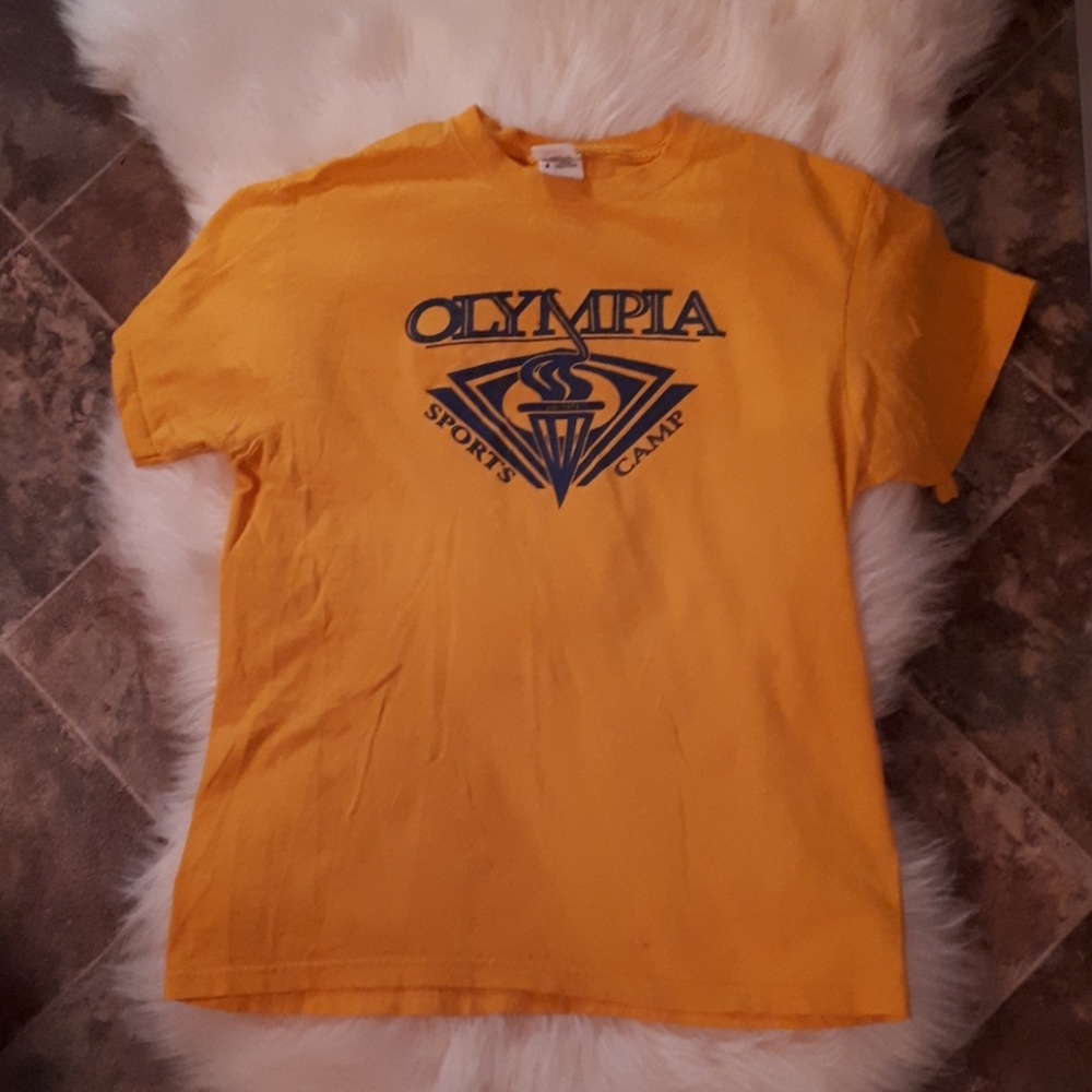 Olympia sports camp size m tshirt     clcl
